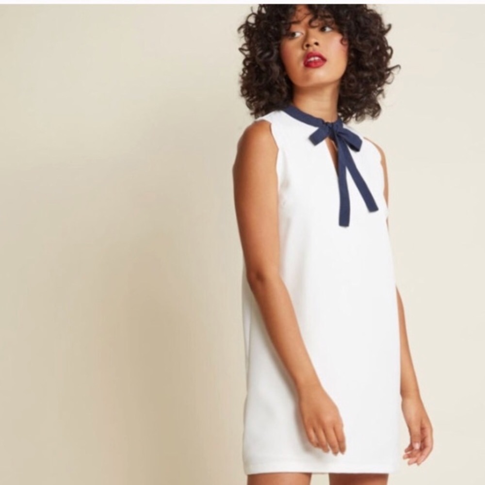 English Factory - White with Blue tie collar